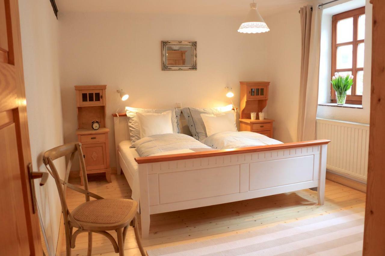 Alte Pfarre Gudensberg Apartment Luaran gambar